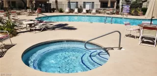 Photo #6: 2109968 Listing