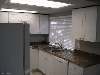 Photo #3: 2109982 Listing 