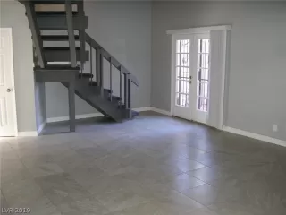 Photo #4: 2109982 Listing 