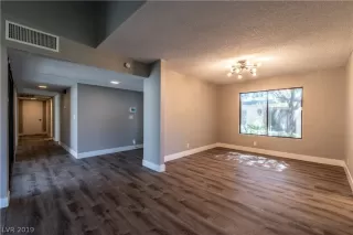 Photo #5: 2110024 Listing