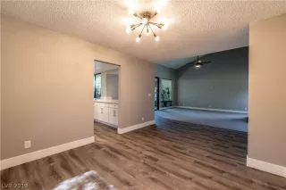 Photo #6: 2110024 Listing