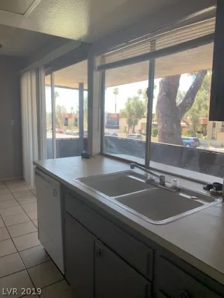 Photo #3: 2110026 Listing 