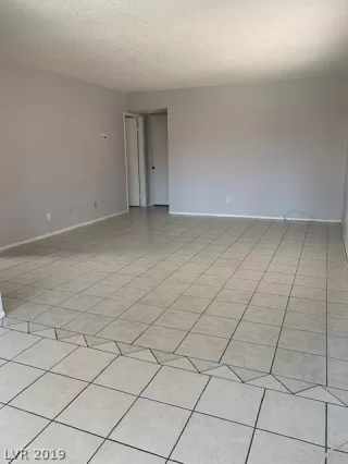 Photo #5: 2110026 Listing 