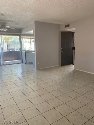 Photo #6: 2110026 Listing 