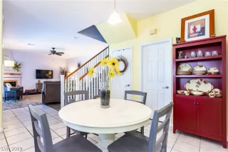 Photo #4: 2110100 Listing