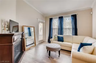 Photo #3: 2110126 Listing