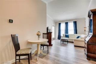 Photo #5: 2110126 Listing