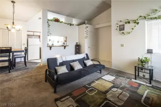 Photo #3: 2110134 Listing
