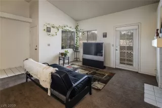 Photo #4: 2110134 Listing