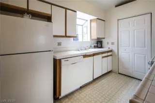 Photo #5: 2110134 Listing