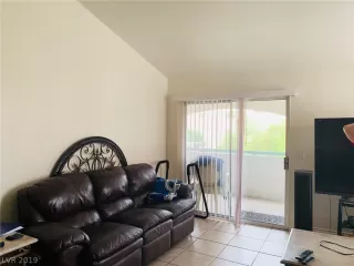 Photo #4: 2110152 Listing