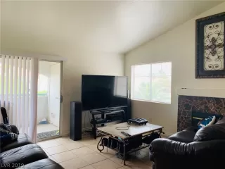 Photo #6: 2110152 Listing