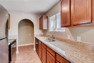 Photo #3: 2110180 Listing 