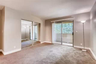 Photo #6: 2110180 Listing 