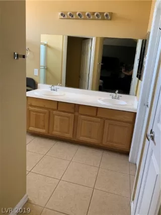 Photo #5: 2110194 Listing