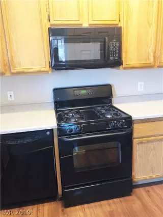 Photo #4: 2110214 Listing 