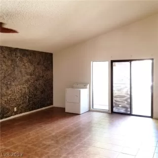 Photo #5: 2110245 Listing 