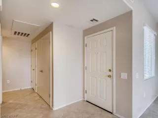 Photo #1: 2110255 Listing