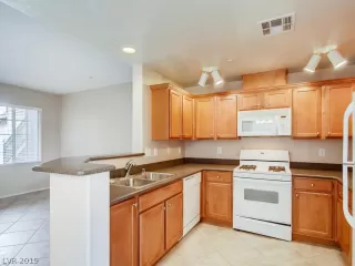 Photo #4: 2110255 Listing