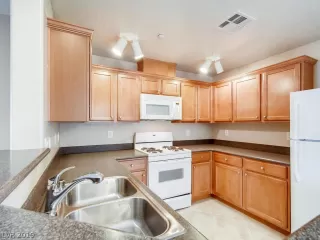 Photo #5: 2110255 Listing