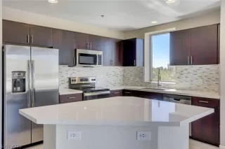 Photo #1: 2110280 Listing 