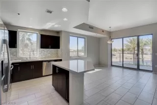 Photo #3: 2110280 Listing 