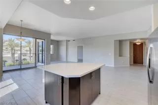 Photo #4: 2110280 Listing 