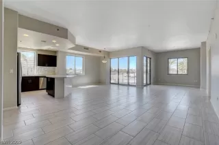 Photo #5: 2110280 Listing 