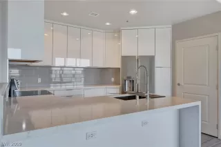 Photo #1: 2110342 Listing