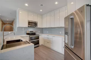 Photo #3: 2110342 Listing