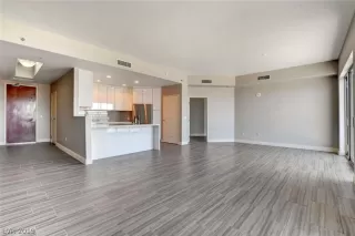 Photo #5: 2110342 Listing