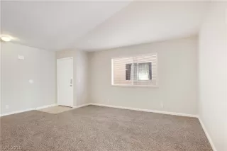 Photo #5: 2110401 Listing 