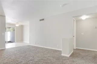 Photo #6: 2110401 Listing 