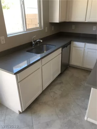 Photo #2: 2110431 Listing