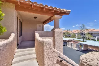 Photo #3: 2110442 Listing