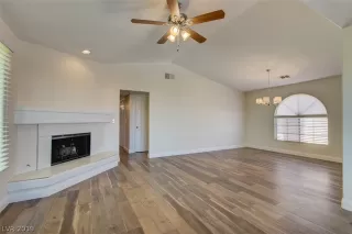 Photo #4: 2110442 Listing