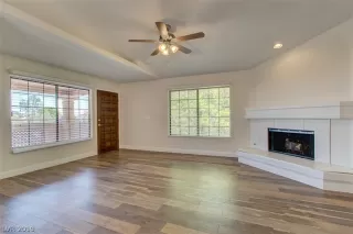 Photo #5: 2110442 Listing