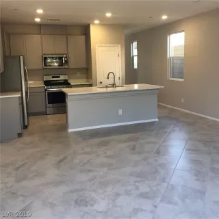 Photo #2: 2110443 Listing