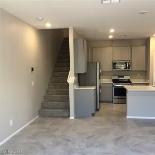 Photo #4: 2110443 Listing