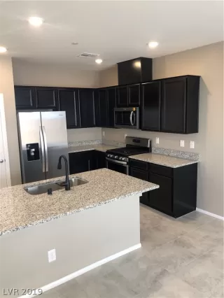 Photo #1: 2110457 Listing