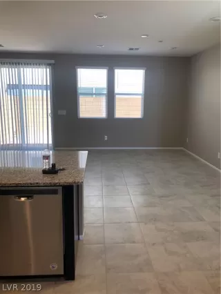 Photo #3: 2110457 Listing