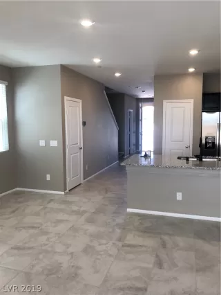 Photo #4: 2110457 Listing