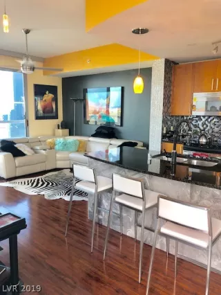 Photo #1: 2110508 Listing