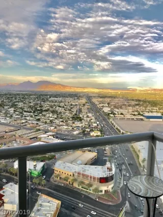 Photo #3: 2110508 Listing