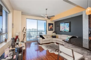 Photo #4: 2110508 Listing