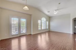 Photo #2: 2110532 Listing