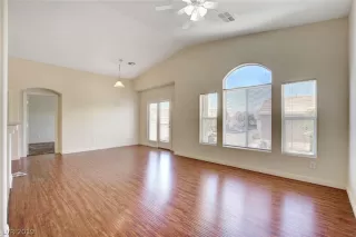 Photo #3: 2110532 Listing