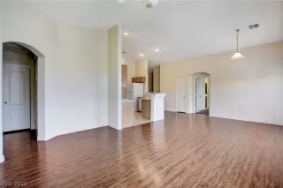 Photo #4: 2110532 Listing