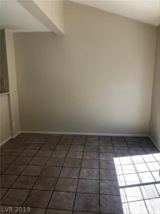 Photo #4: 2110673 Listing 