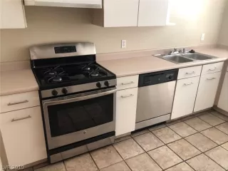 Photo #6: 2110673 Listing 